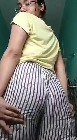 chasmish desi girl nude show