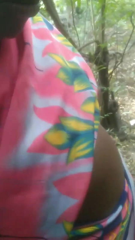 randi ke sath khule mein chudai