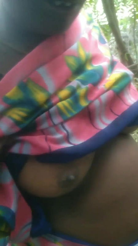 randi ke sath khule mein chudai