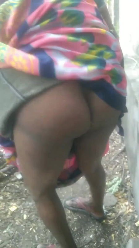 randi ke sath khule mein chudai