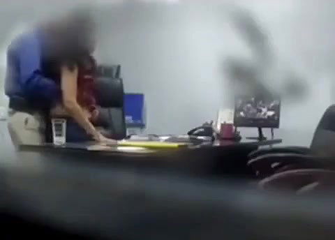 office mein chuche chusi