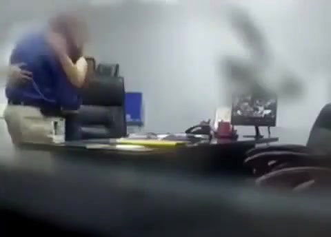 office mein chuche chusi