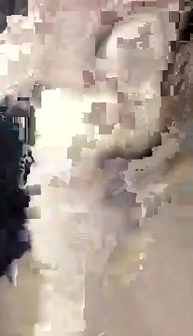 ladki en chut mein nail polish bootle ghusayi