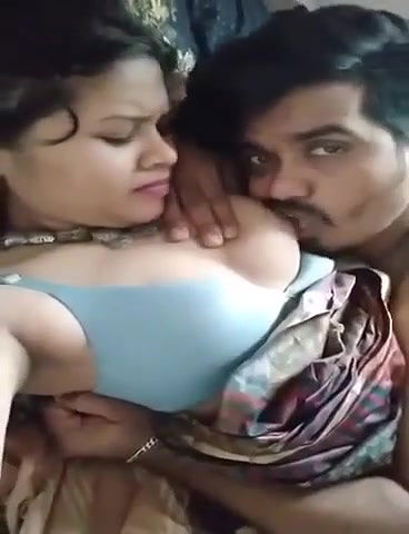 boob sucking of cute bahbhi