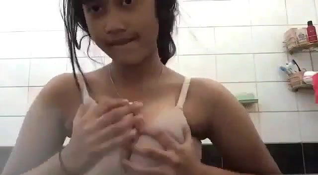 young gf boob show and pussy rubbing