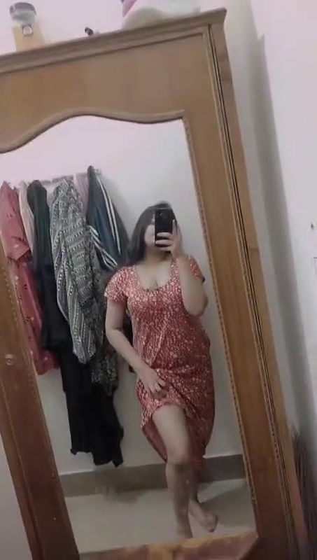 beautiful indian girlfriend showing her big boobs and pussy