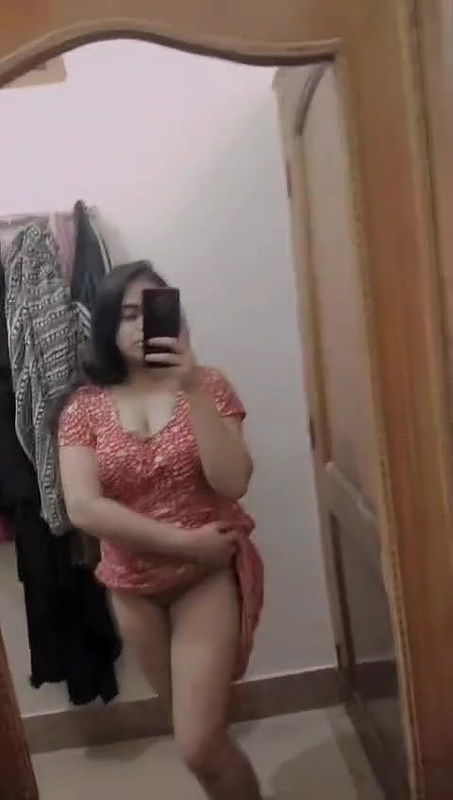 beautiful indian girlfriend showing her big boobs and pussy