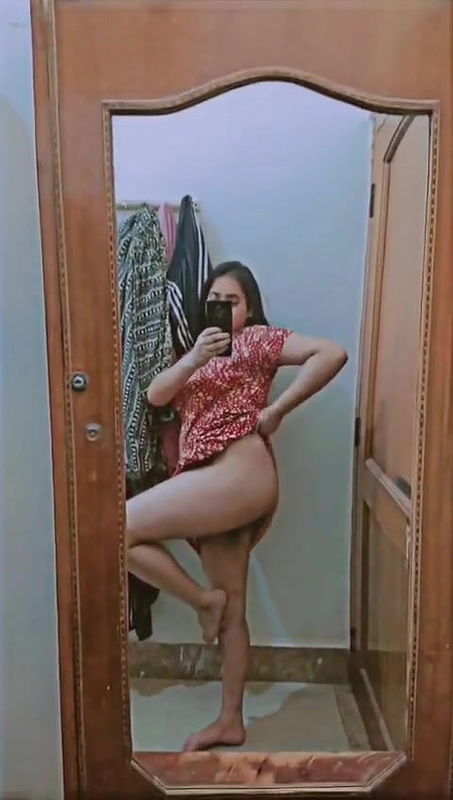chubby girl showing mirror