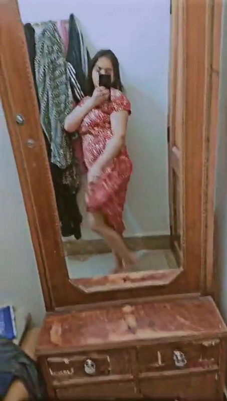 chubby girl showing mirror