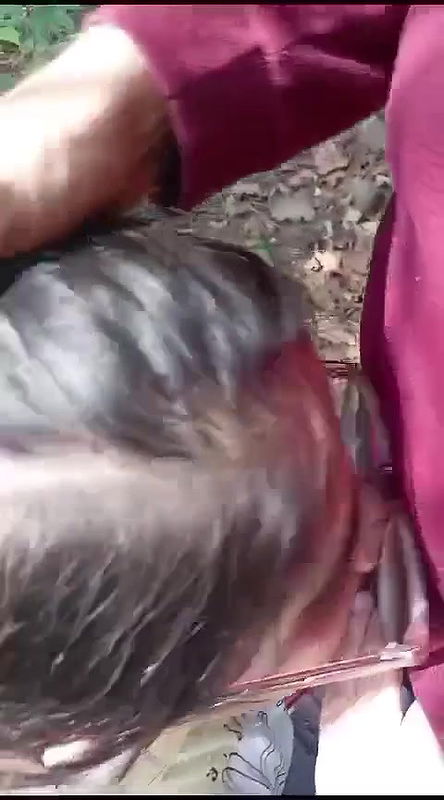 college lover blowjob in outdoor