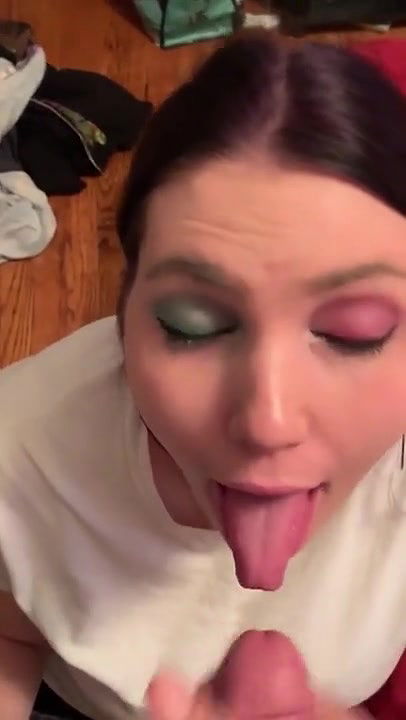 cute girlfriend blowjob and cum out mouth