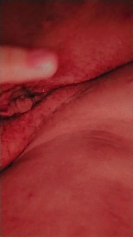 juicy pussy fingering