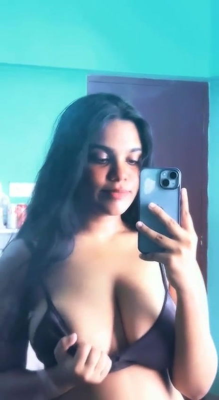 sexy girl boobs nipple show