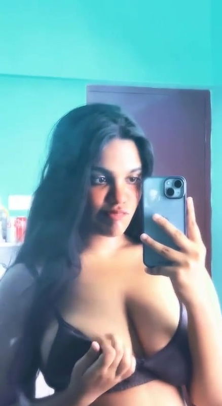sexy girl boobs nipple show
