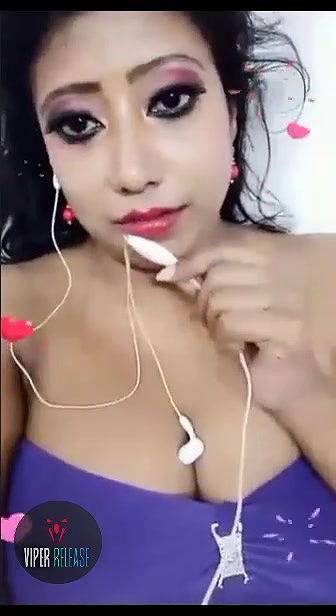 Sexy busty Bhabhi Tango live show