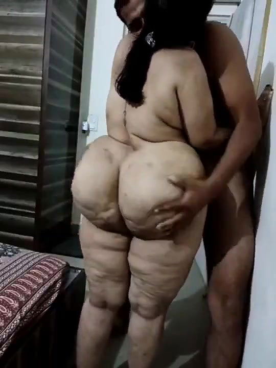 badi gand wali bahbhi ne lund chusi