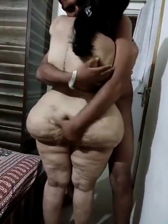 badi gand wali bahbhi ne lund chusi