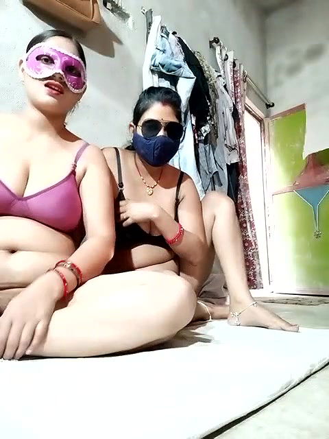 web cam lesbian show