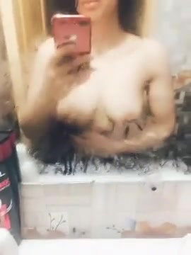 chubby girl nude show