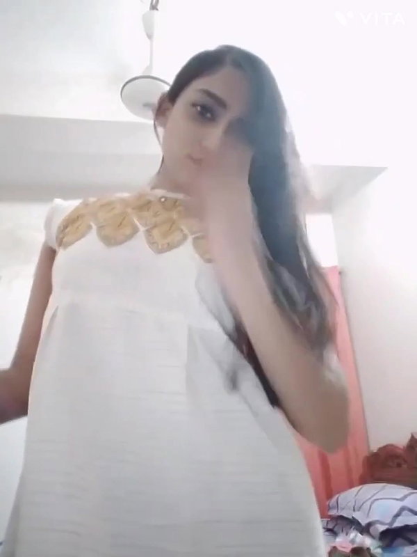 Desi Sexy Girl Showing
