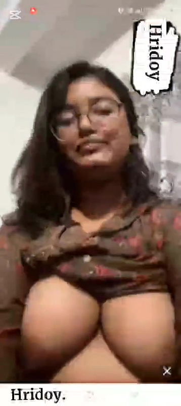 Glasses Big Boobs Girl Showing On Video Call