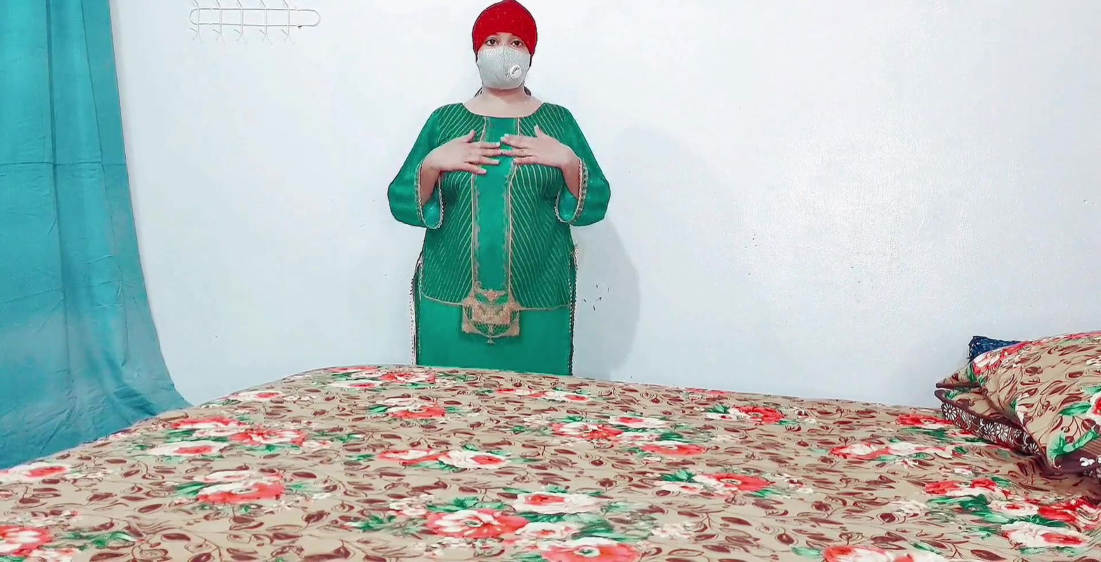 Beautiful Amateur Milf Mastrubation to Orgasm with Dildo