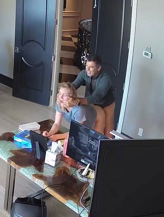 Extreemly Beautigul Girl Seduced An Old Man