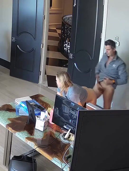 Extreemly Beautigul Girl Seduced An Old Man