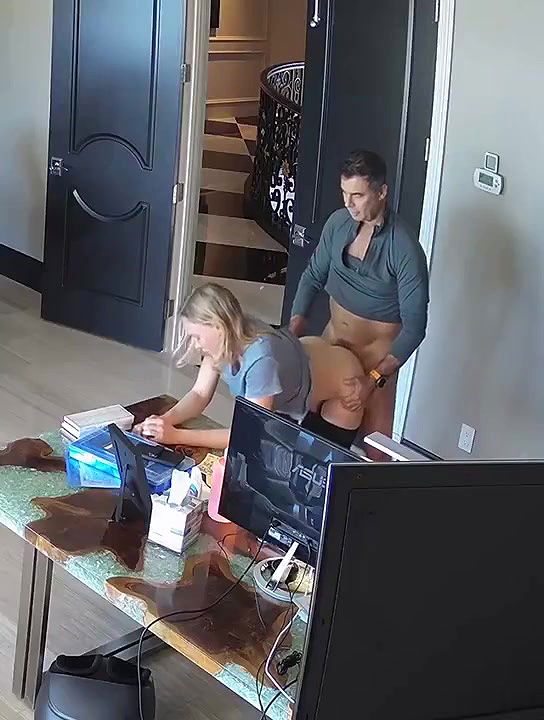 Extreemly Beautigul Girl Seduced An Old Man