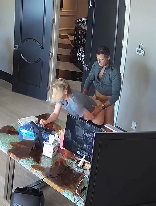 Extreemly Beautigul Girl Seduced An Old Man