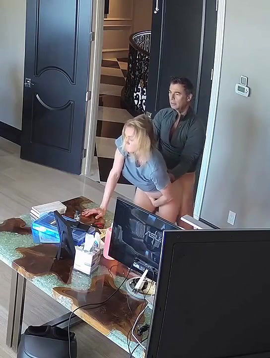 Extreemly Beautigul Girl Seduced An Old Man