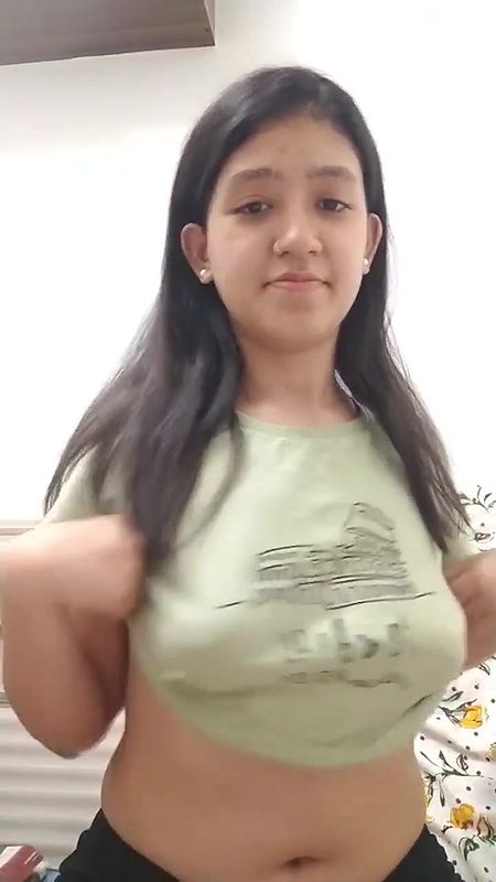 Indian teen exposing her tits for bf