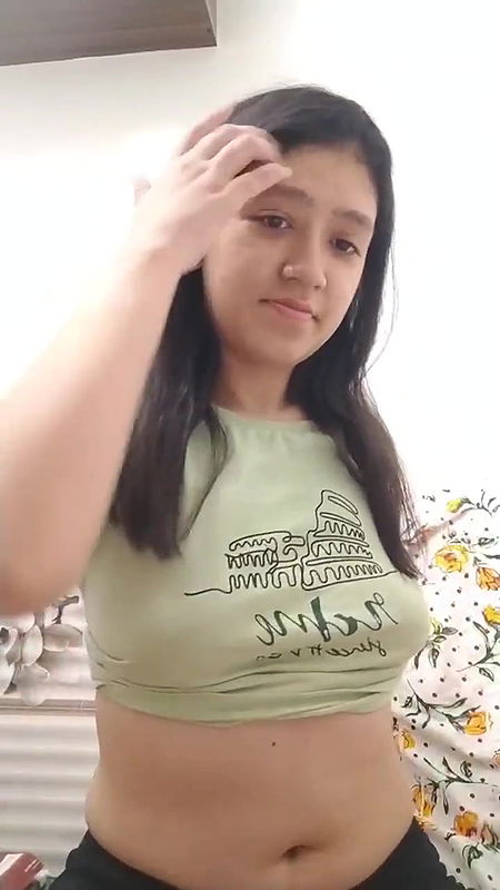 Indian teen exposing her tits for bf