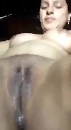 Beautiful Horny Bengali Bhabi Fingering