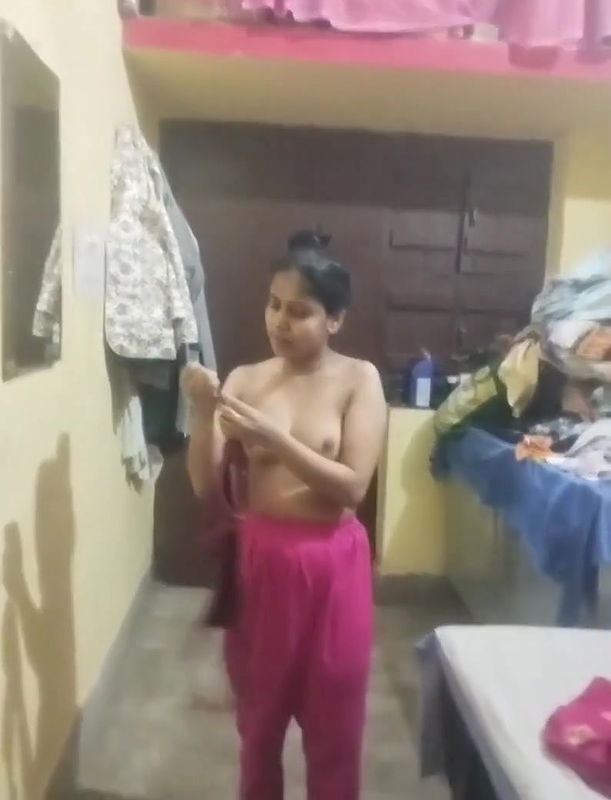 Sexy Wife Nude Recorded by Hubby