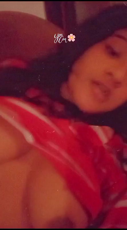 CUTE UNIVERSITY BUSTY GIRL SHOWING BOOBS