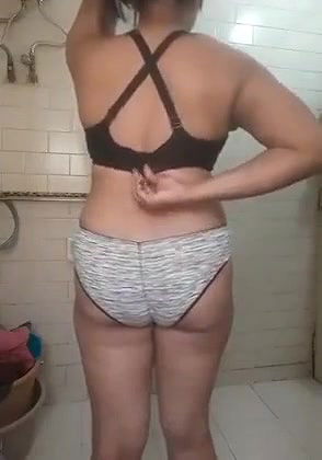 Mallu Hot Aunty Gouri Self Exposing Herself Naked   1