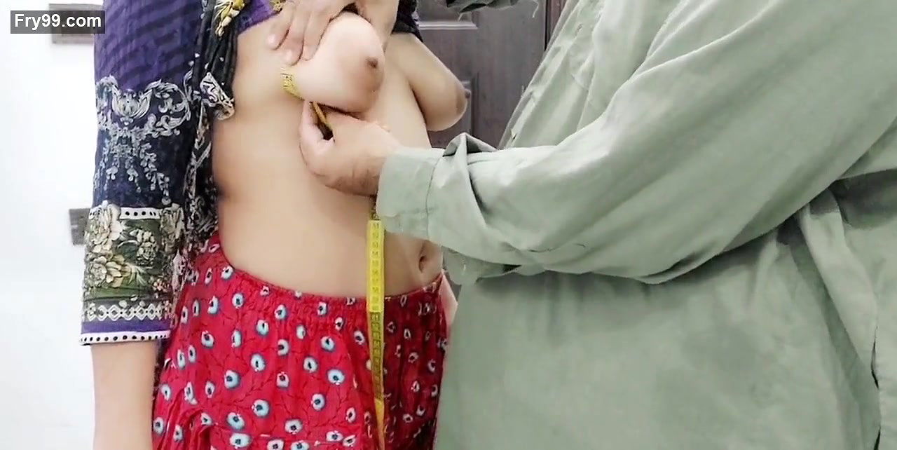 Pakistani Aunty Fucked By Tailor In Ass With Hindi Audio