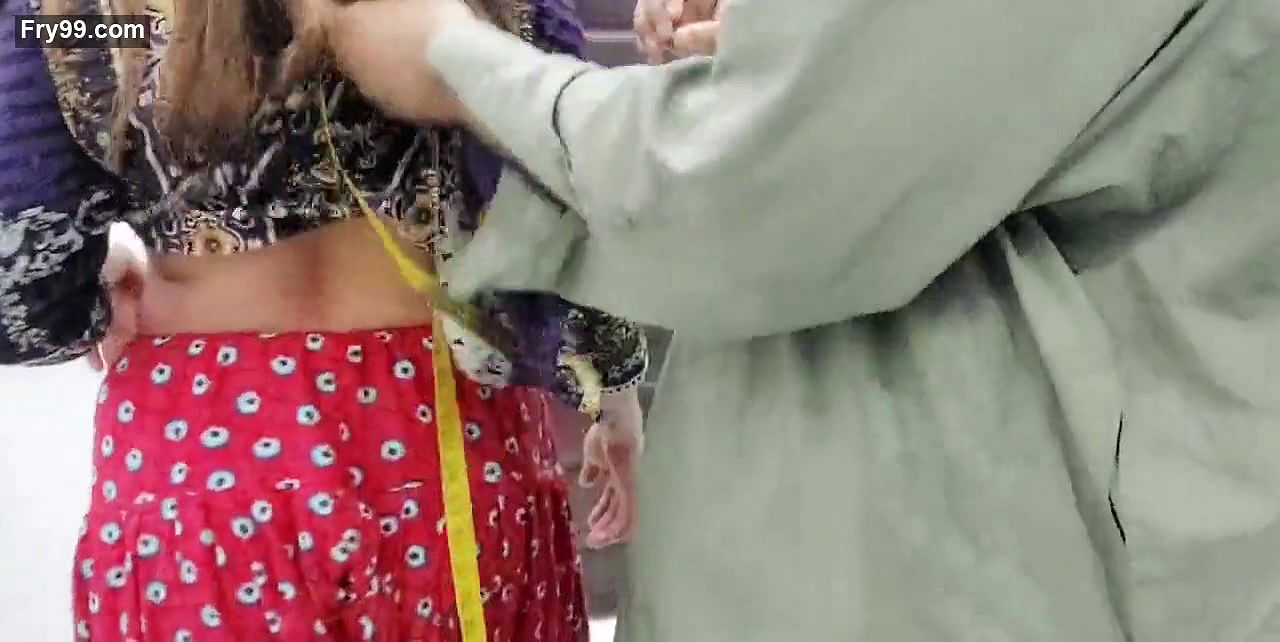 Pakistani Aunty Fucked By Tailor In Ass With Hindi Audio