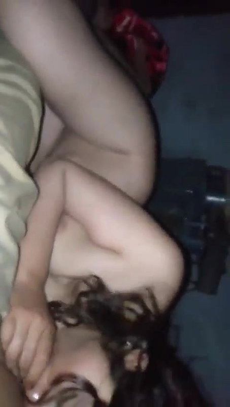 Desi girl giving blowjob