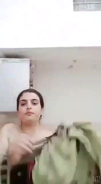 jaht wali chut mein khira ghusayi ladki ne