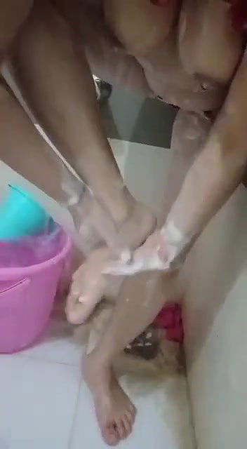 nude bath video