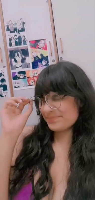 Beautiful Horny Girl Nude Show Giving Blowjob