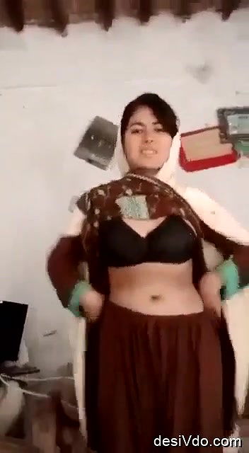 Jhume jo Pathaan Call Girl