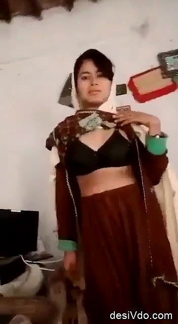 Jhume jo Pathaan Call Girl