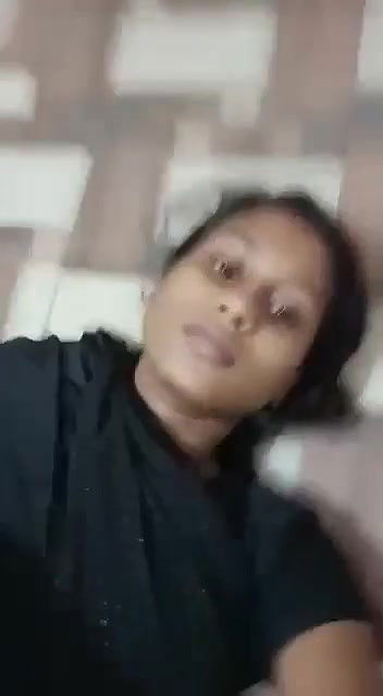 Naughty Bengali girl nude pussy show in the bathroom