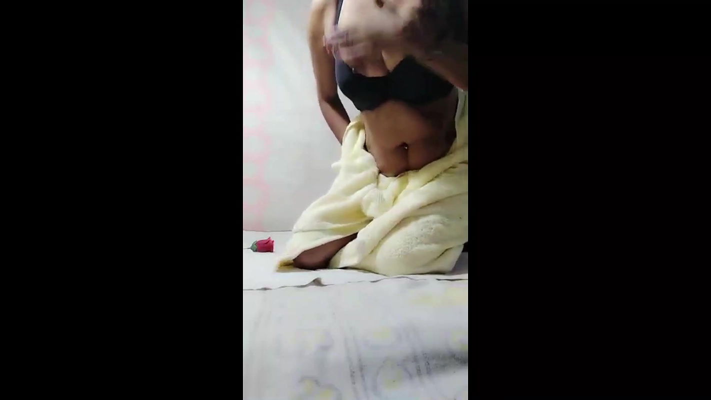 Hot Indian sex chat girl private cam topless show