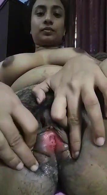 Sexy hot pussy masturbating selfie MMS video