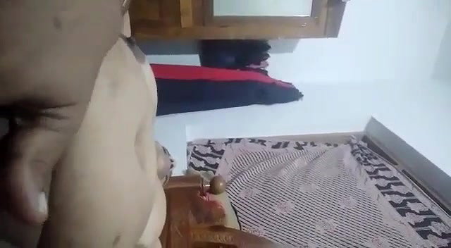 Unsatisfied milf masturbates