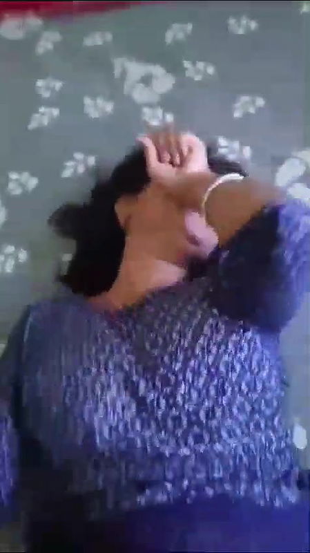 shalwar uthake chudai